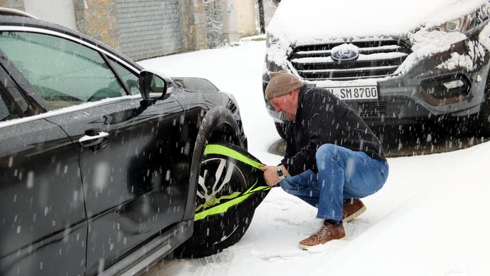 Torna la neu a cotes baixes al Pirineu i afecta la circulació