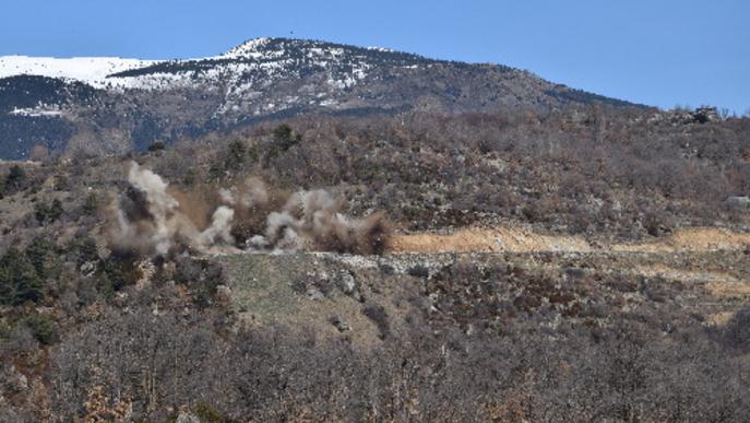 Voladures per a les obres de la carretera de Lles