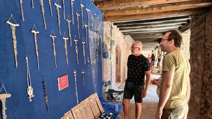 ⏯️ Una trentena d'artistes omplen d'art les eres, cases i carrers d'un municipi del Pallars Sobirà