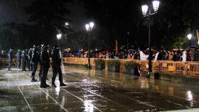 #SentènciaProcés: Unes 8000 persones es manifesten a Lleida sota la pluja contra la sentència del Suprem
