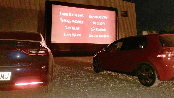 Autocinema auto cine Golmés proves pantalla gegant