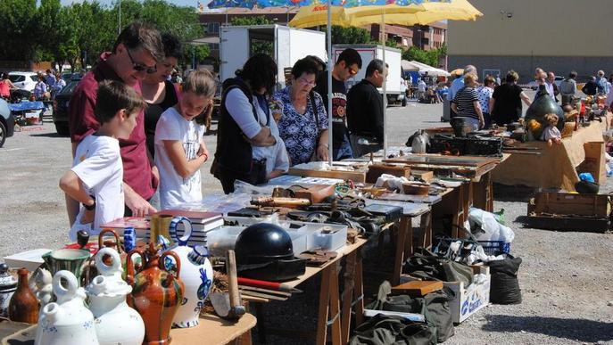 Primer mercat setmanal d’antiguitats amb trenta expositors a Mollerussa