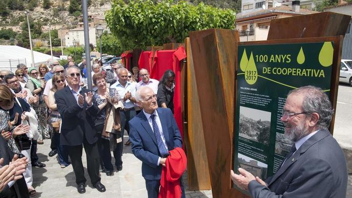Vallbona ret homenatge als veïns en el centenari de la Cooperativa del Camp