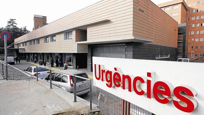 Insten el Govern a reobrir l’àrea d’ingressos curts de l’hospital Arnau