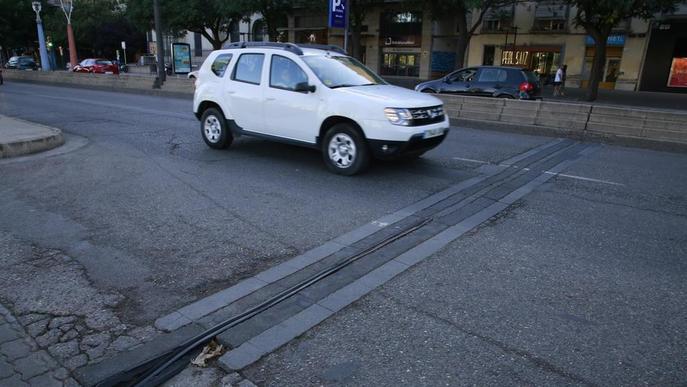 La Paeria ordena al pàrquing de Blondel reparar la calçada