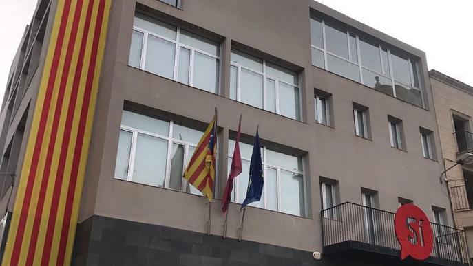 Alcarràs avala la decisió de l’alcalde de no hissar la bandera espanyola