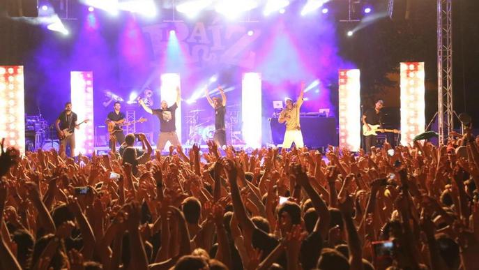 Prop de 2.500 persones al concert de La Raíz a Torregrossa