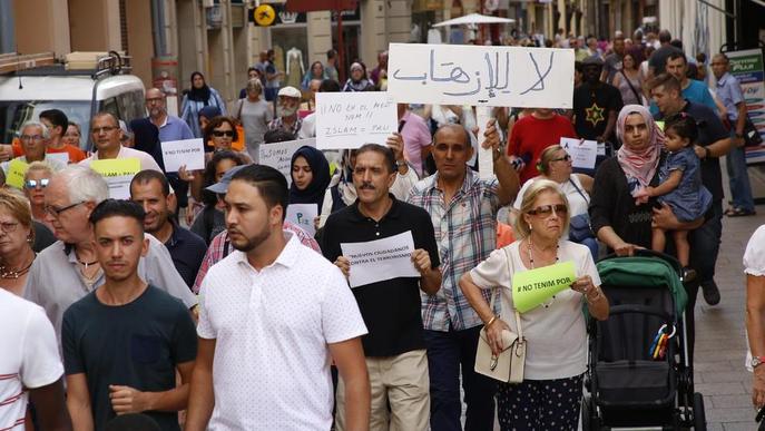 Dos-centes persones clamen a Lleida “Som musulmans, no terroristes”