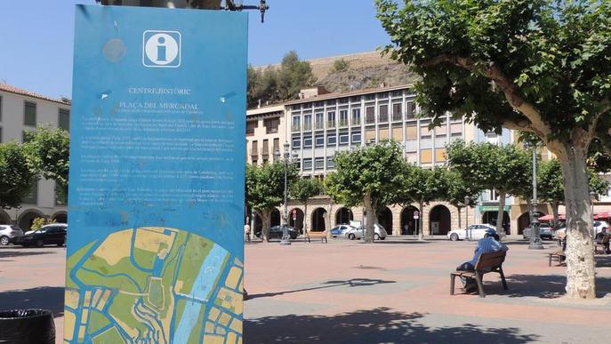 Panells turístics a Agramunt i Balaguer de rutes i productes locals de referència