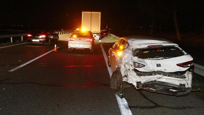 Ferit un jove de 22 anys en un accident a l’A-2 a Lleida que provoca cues