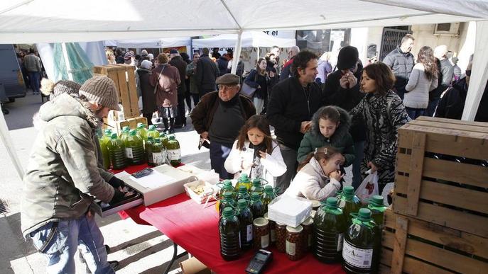 Arbeca i Juncosa venen fins a 23.000 litres d’oli nou en un cap de setmana de fires