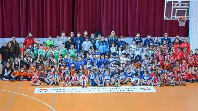 Més de 200 nens participen en la III Trobada Oberta de Bàsquet