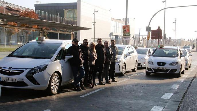 Vaga de taxis contra les llicències tipus Uber, tres de les quals hi ha a Lleida