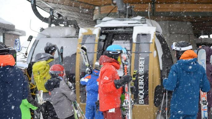 Les pistes d'esquí modernitzen la innivació per la gran demanda