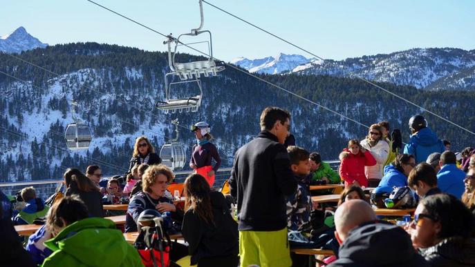 L'esquí de Lleida tanca el pont al vendre 97.300 forfets, xifra només superada el 2005