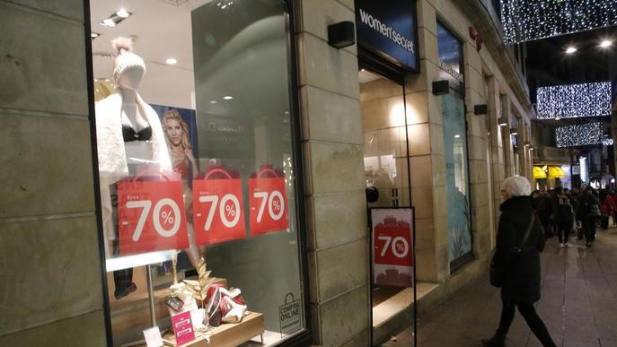 L’Eix Comercial també avança les rebaixes i ofereix descomptes d’entre el 50% i 70%