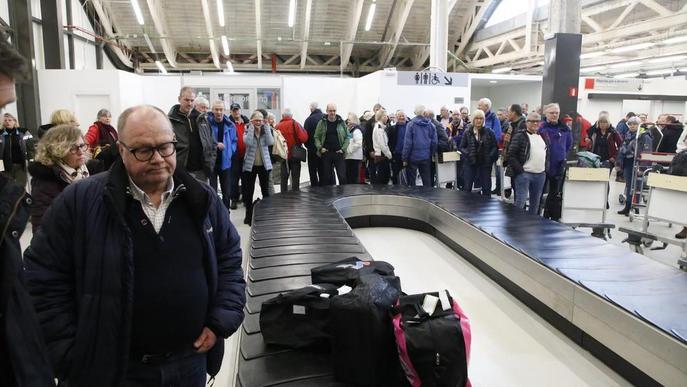 Primers 176 turistes suecs a Alguaire, que s'estalvien 45 minuts per no anar al Prat