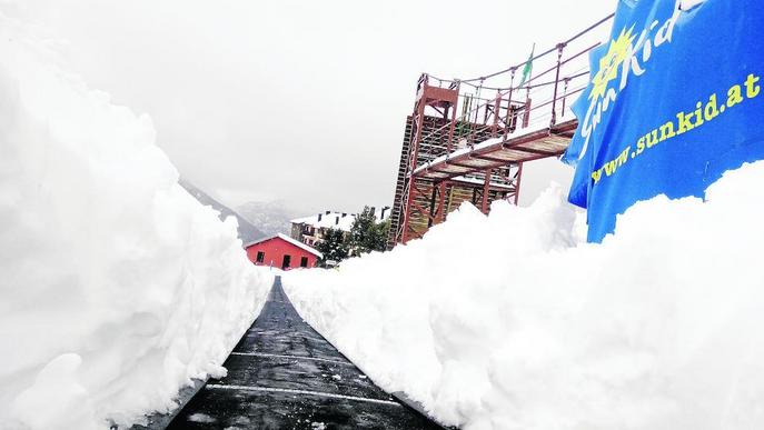 Les baixes temperatures mantenen la qualitat de la neu i atreuen els esquiadors