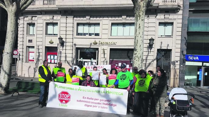 La Fiscalia demana finalment l'absolució d'activistes de la PAH de Lleida per l’okupació d’un banc