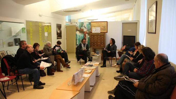 El cicle 'Els 10 de...' de la Biblioteca Pública celebra el Dia de la Poesia amb Carles Sanuy