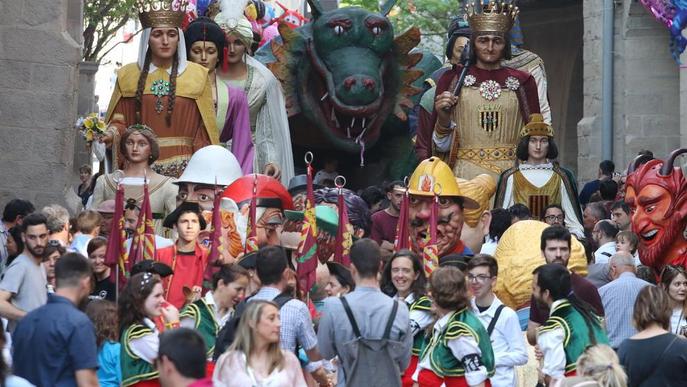 El folklore obre la festa major de Lleida