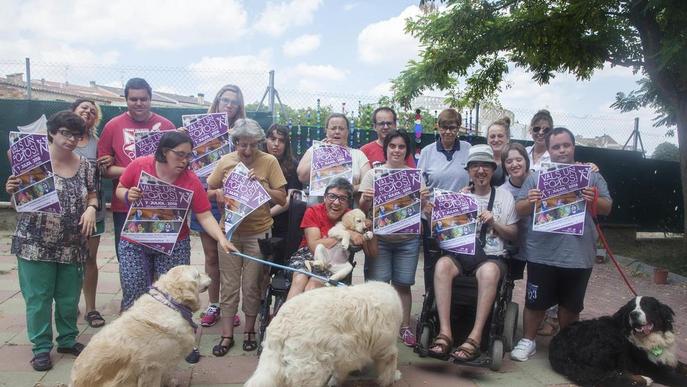 Busquen fons per a la teràpia canina d’un centre de Cervera