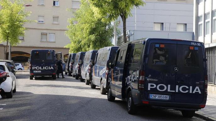 Escorcoll policial a la Urbana de Lleida en una gran batuda antifrau estatal