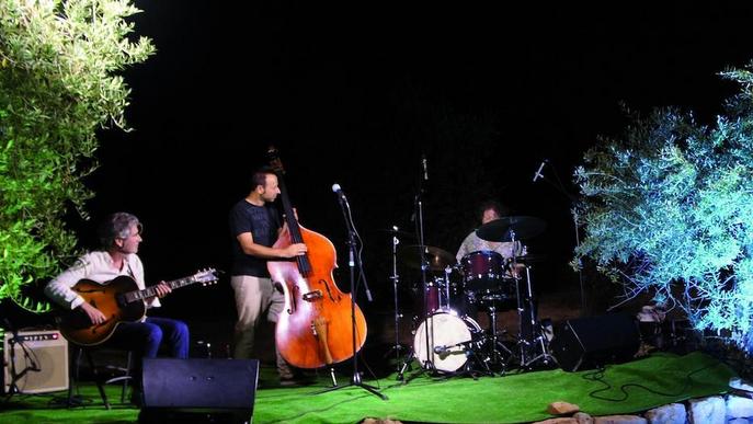 Èxit de públic al tercer ‘Oleaterra’ amb jazz entre oliveres