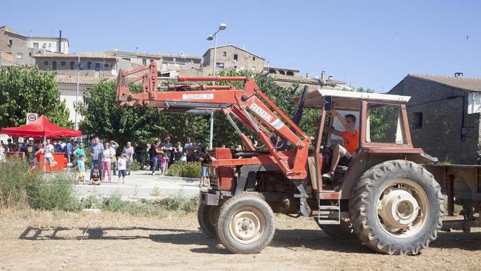 La Segarra celebra la FarmRace, un circuit d’habilitats amb tractor