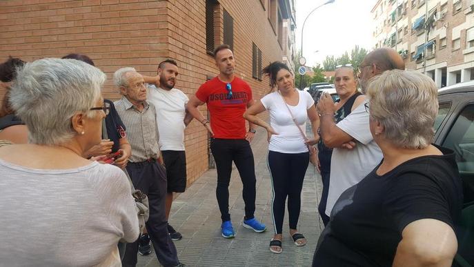 Veïns de la Mariola denuncien l’okupació i la insalubritat dels pisos