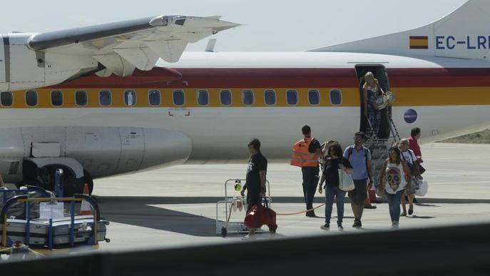 Alguaire finalitza la campanya d’estiu a l’aeroport i manté passatgers