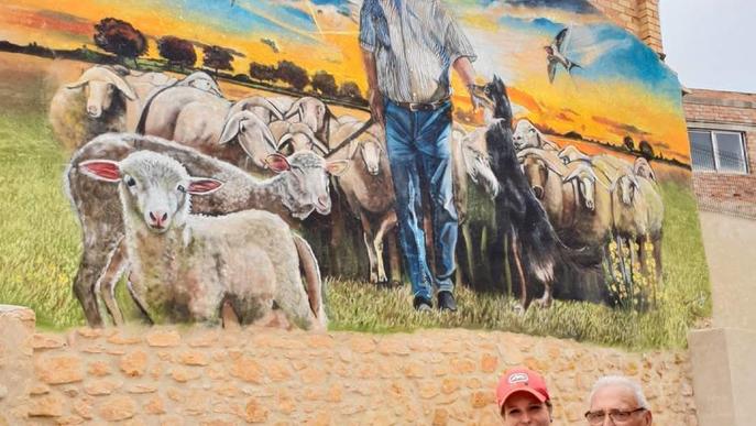 Mural de Lily Brik a Juncosa com a tribut a un pastor de 94 anys