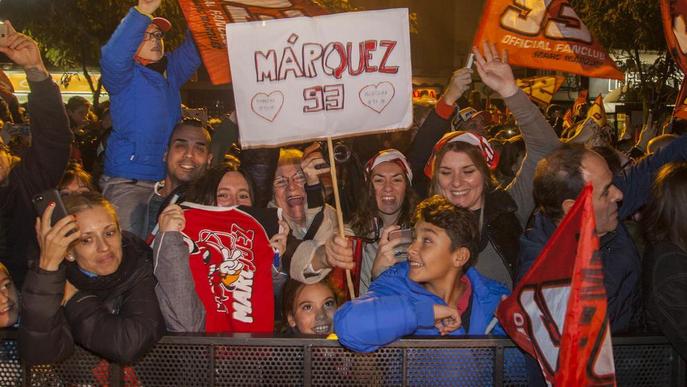 Els fans de Marc Màrquez van tornar a tenyir de roig Cervera