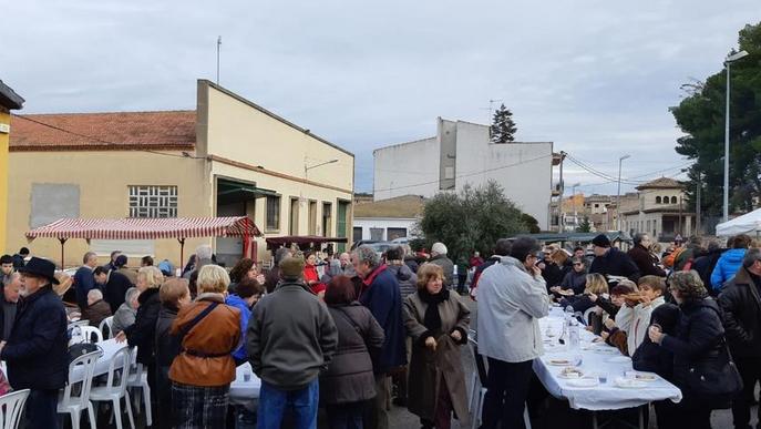 Venda d’oli i orelletes a la Pobla de Cérvoles