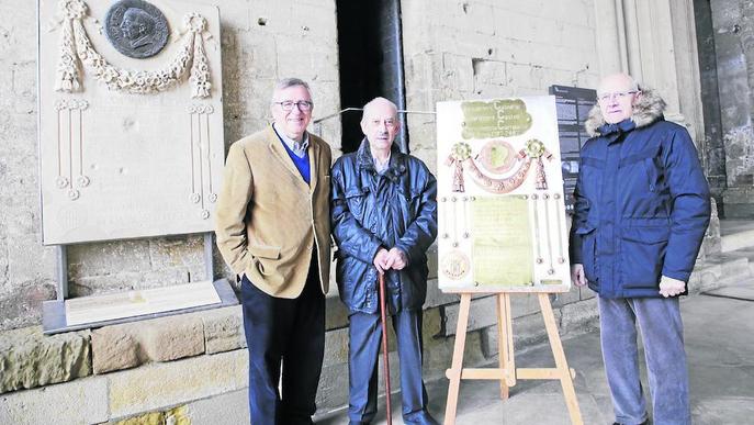 Donatiu d’un quadre als Amics de la Seu Vella