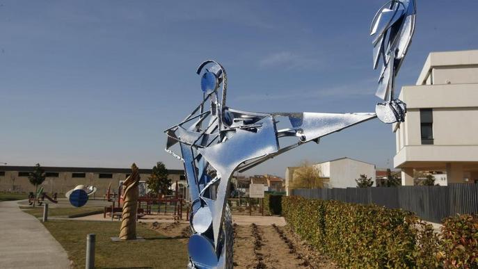 Almacelles estrena “parc escultòric” amb dotze peces que renovarà cada any