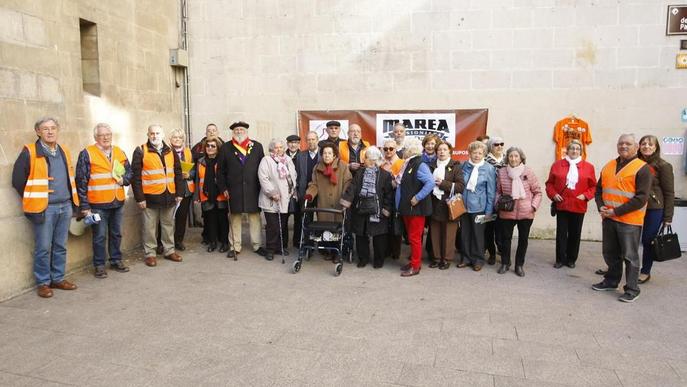Reunió de la Marea Pensionista de Lleida davant de la Paeria
