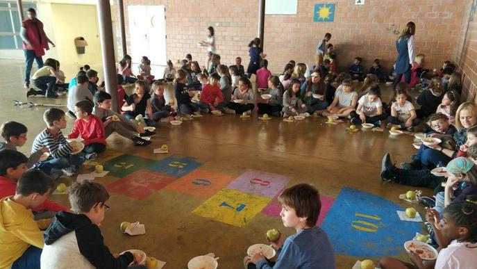 Dinar solidari amb 1.500 nens al Maristes Montserrat de Lleida