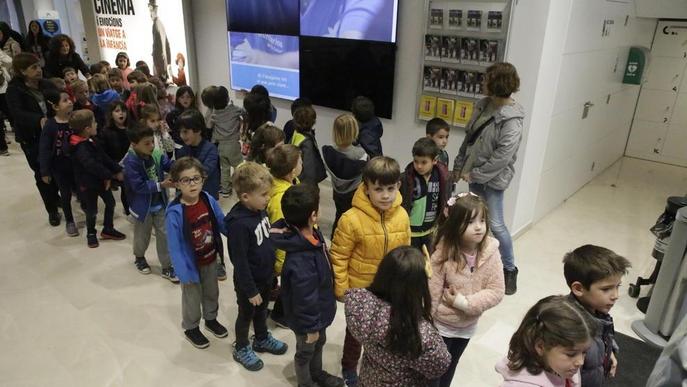 Les marionetes vencen la pluja