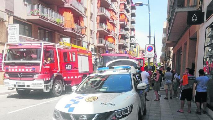 Incendi en un traster a Tàrrega i de palets a Aitona