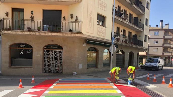 Un municipi de Lleida tindrà quatre passos zebra irisats en favor del col·lectiu LGBTI