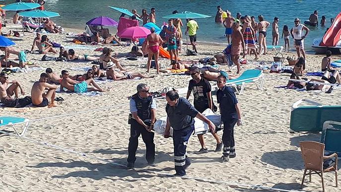 Mor als 71 anys el president del Col·legi de Gestors de Lleida en una platja de Roses