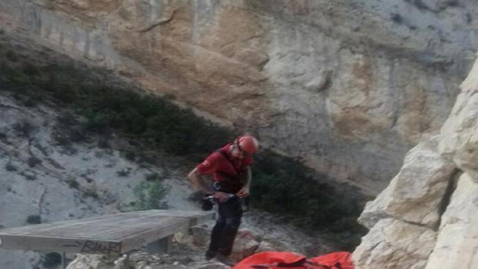 Rescaten un excursionista accidentat a Mont-rebei