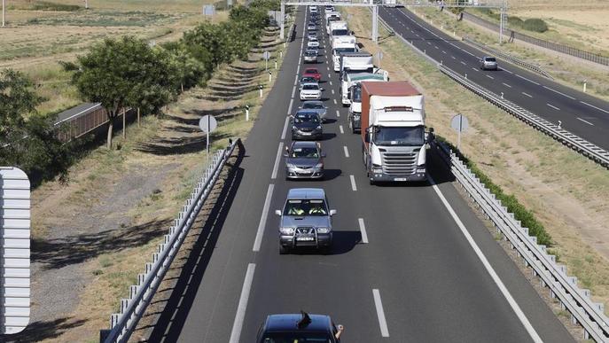 Més de vuitanta afectats en la marxa lenta fins a Agricultura, que ni els rep