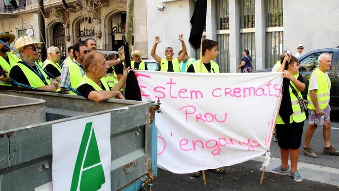 Més de vuitanta afectats en la marxa lenta fins a Agricultura, que ni els rep