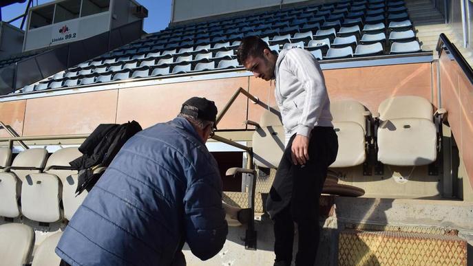 El Lleida Esportiu inicia la renovació dels 58 seients de la llotja