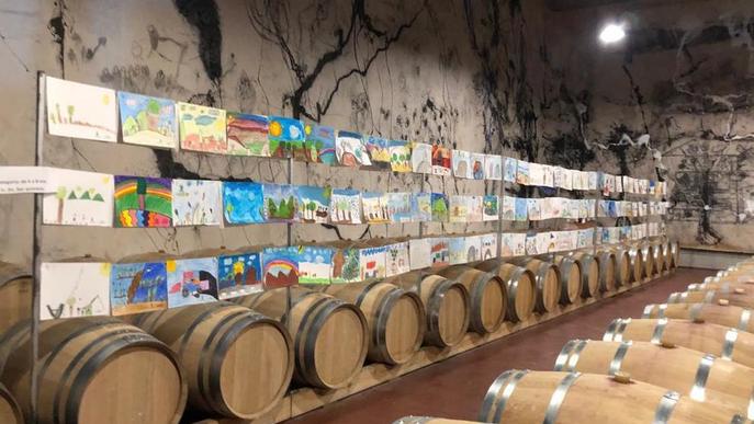 El celler Mas Blanch i Jové llueix més de 400 pintures infantils