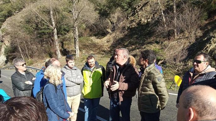El tall de la C-13 per l’allau de roques tot el cap de setmana a Llavorsí indigna el Pallars