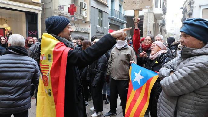 Antifeixistes i independentistes contra simpatitzants de Vox a Lleida