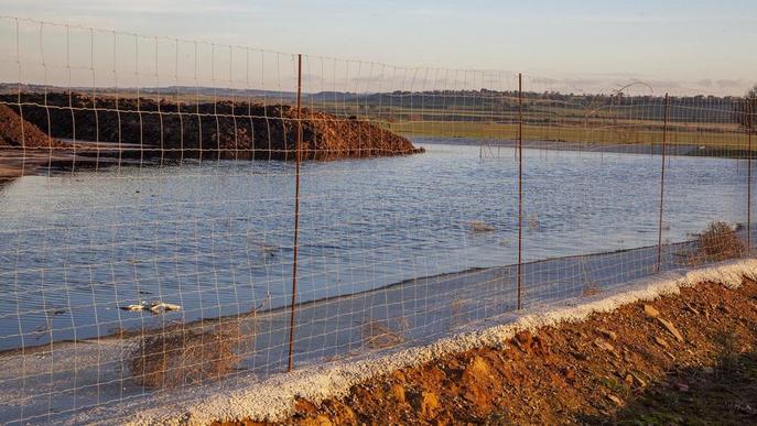 Els Rurals vigilen els lixiviats de la bassa de la planta d'Ossó